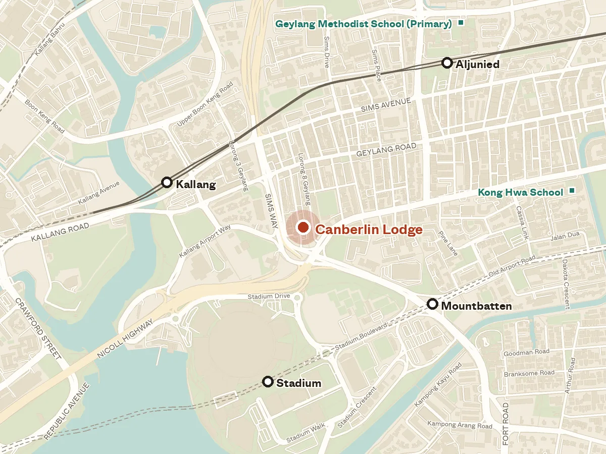 Map of the area around Canberlin Lodge, with nearby MRT stations and primary schools