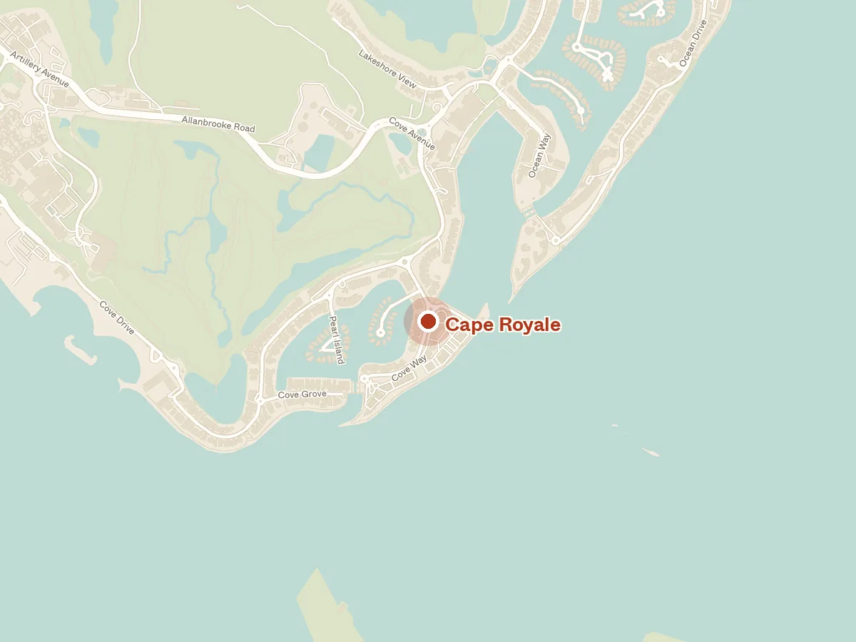 Map of the area around Cape Royale, with nearby MRT stations and primary schools