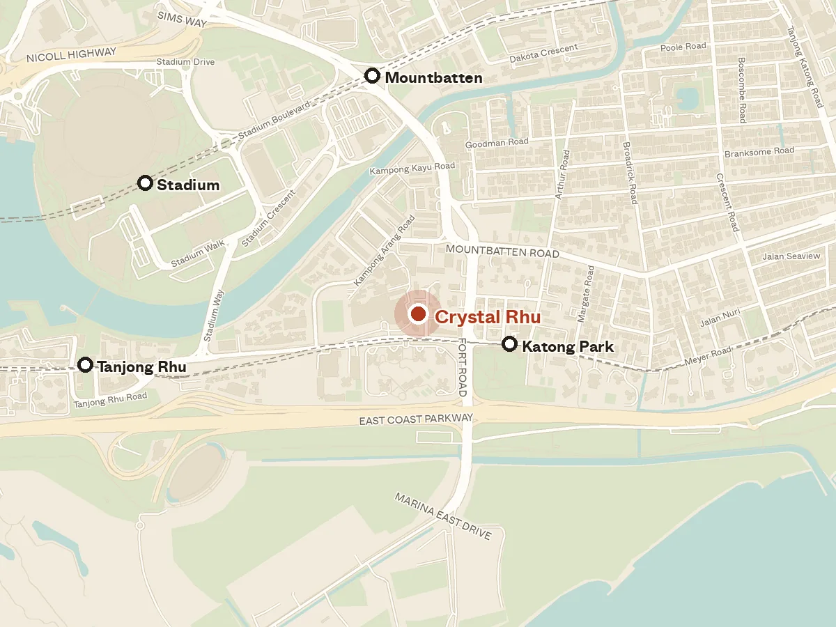 Map of the area around Crystal Rhu, with nearby MRT stations and primary schools