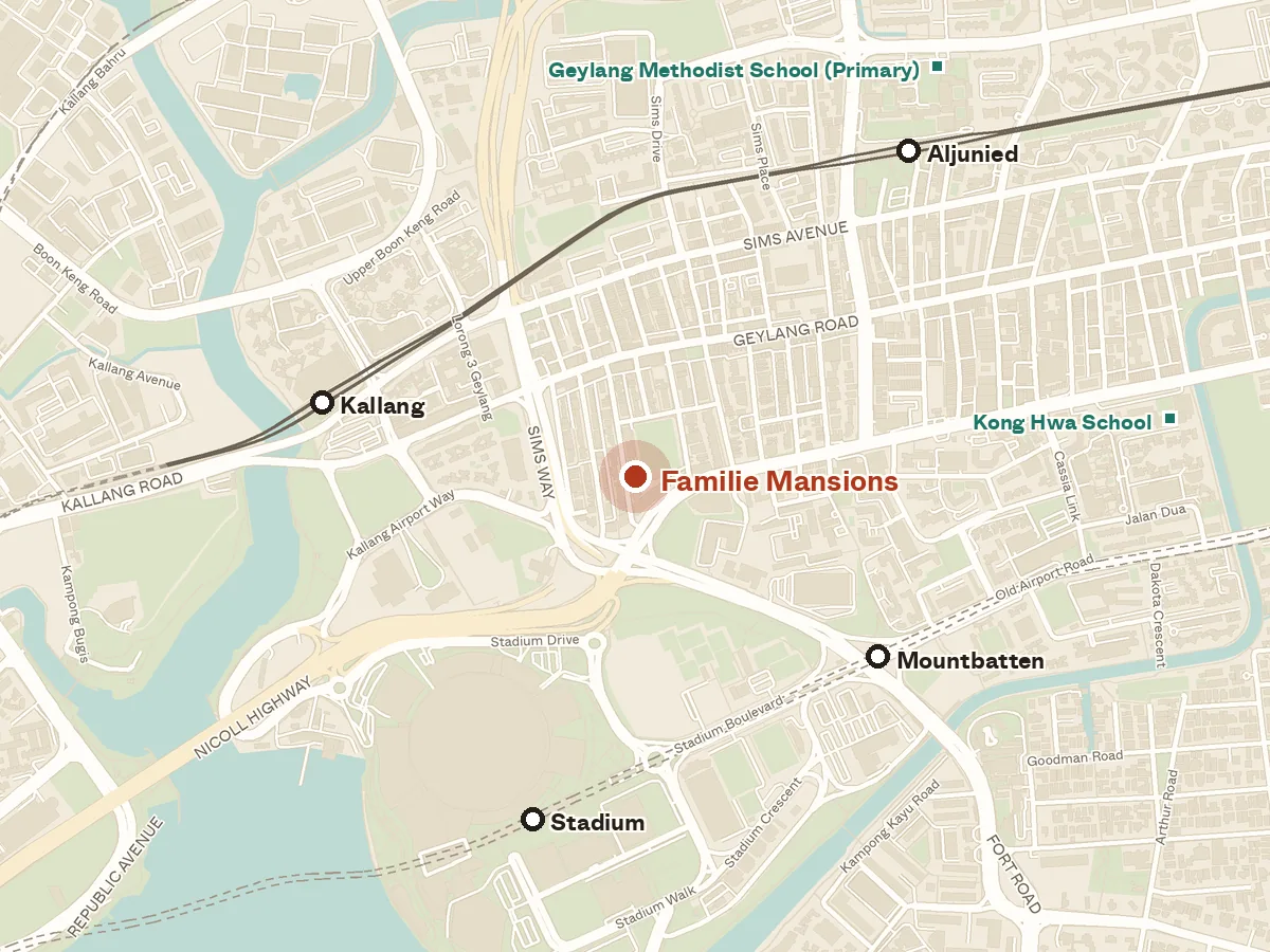 Map of the area around Familie Mansions, with nearby MRT stations and primary schools
