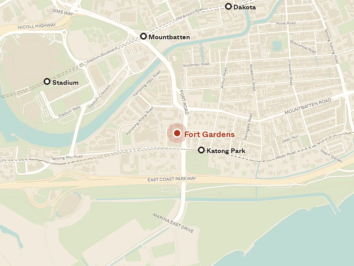 Map of the area around Fort Gardens, with nearby MRT stations and primary schools