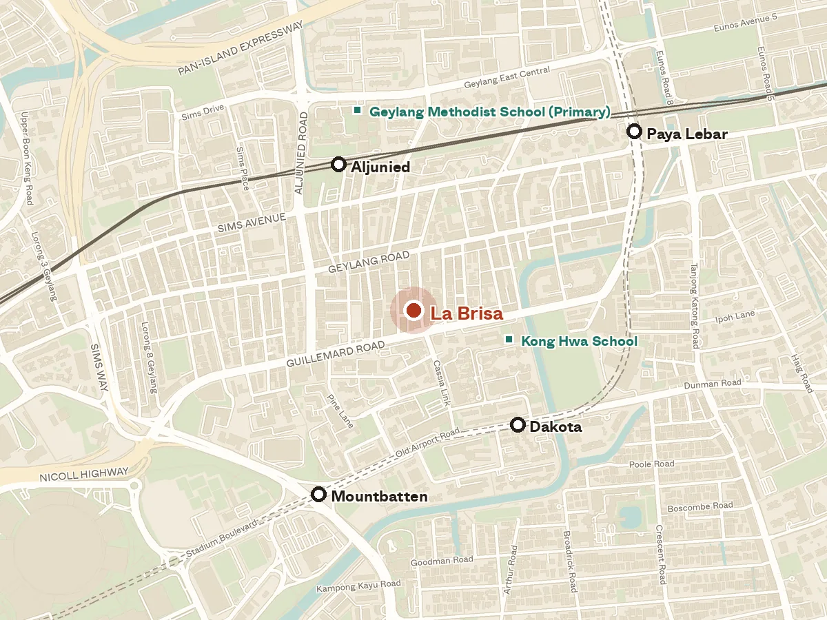 Map of the area around La Brisa, with nearby MRT stations and primary schools