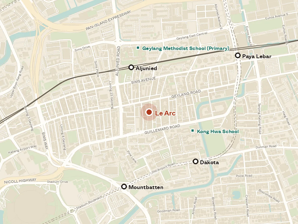 Map of the area around Le Arc, with nearby MRT stations and primary schools