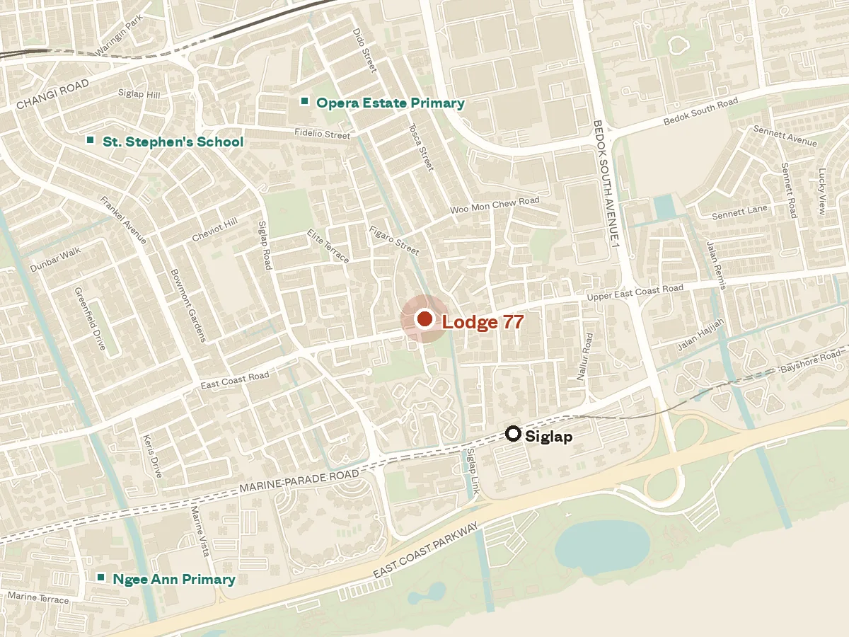 Map of the area around Lodge 77, with nearby MRT stations and primary schools