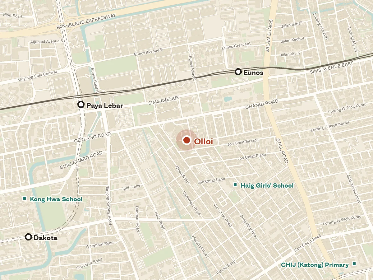 Map of the area around Olloi, with nearby MRT stations and primary schools