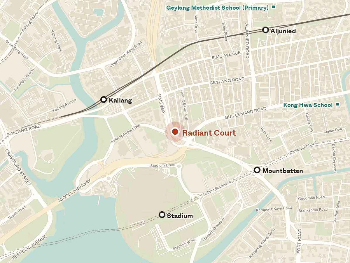 Map of the area around Radiant Court, with nearby MRT stations and primary schools