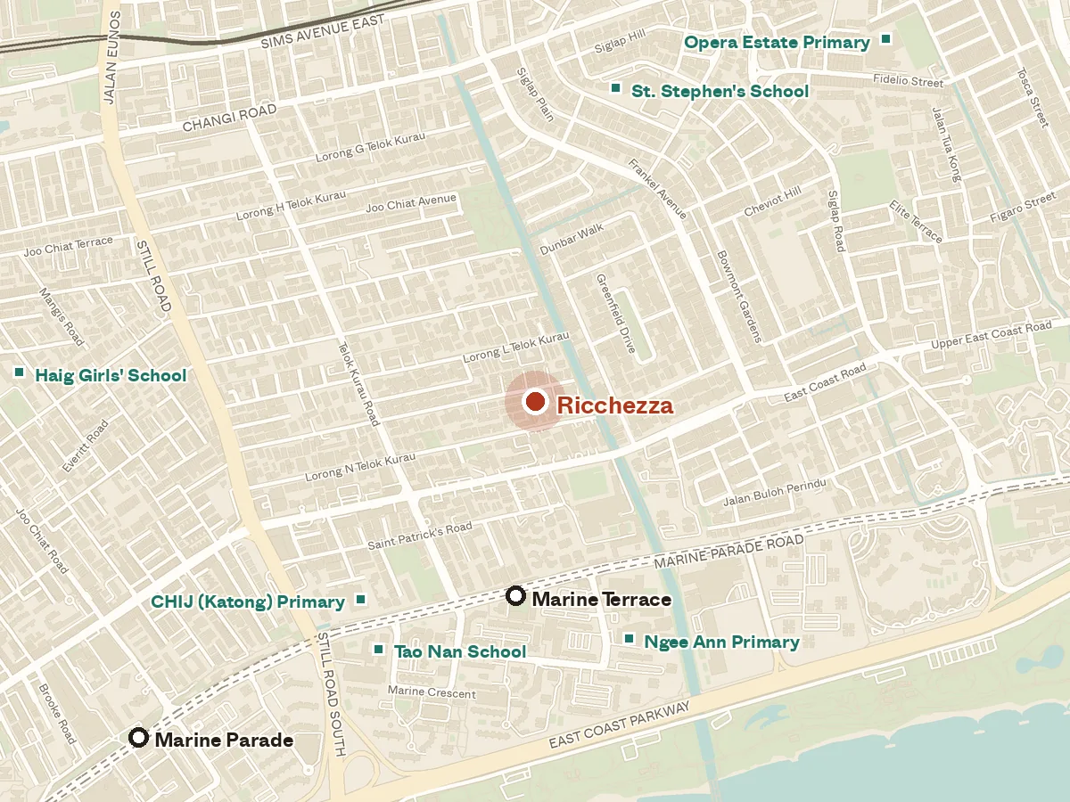 Map of the area around Ricchezza, with nearby MRT stations and primary schools