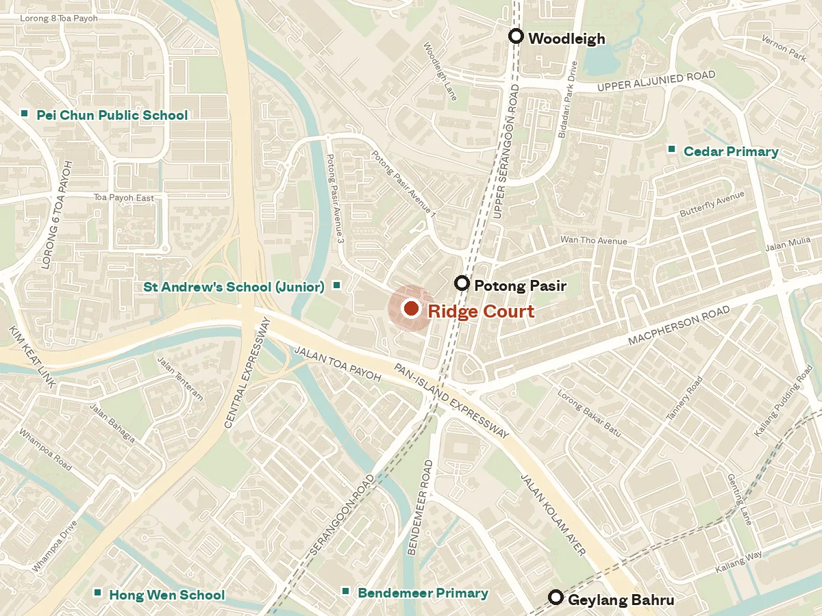 Map of the area around Ridge Court, with nearby MRT stations and primary schools