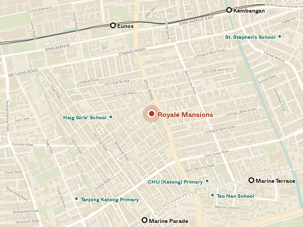 Map of the area around Royale Mansions, with nearby MRT stations and primary schools