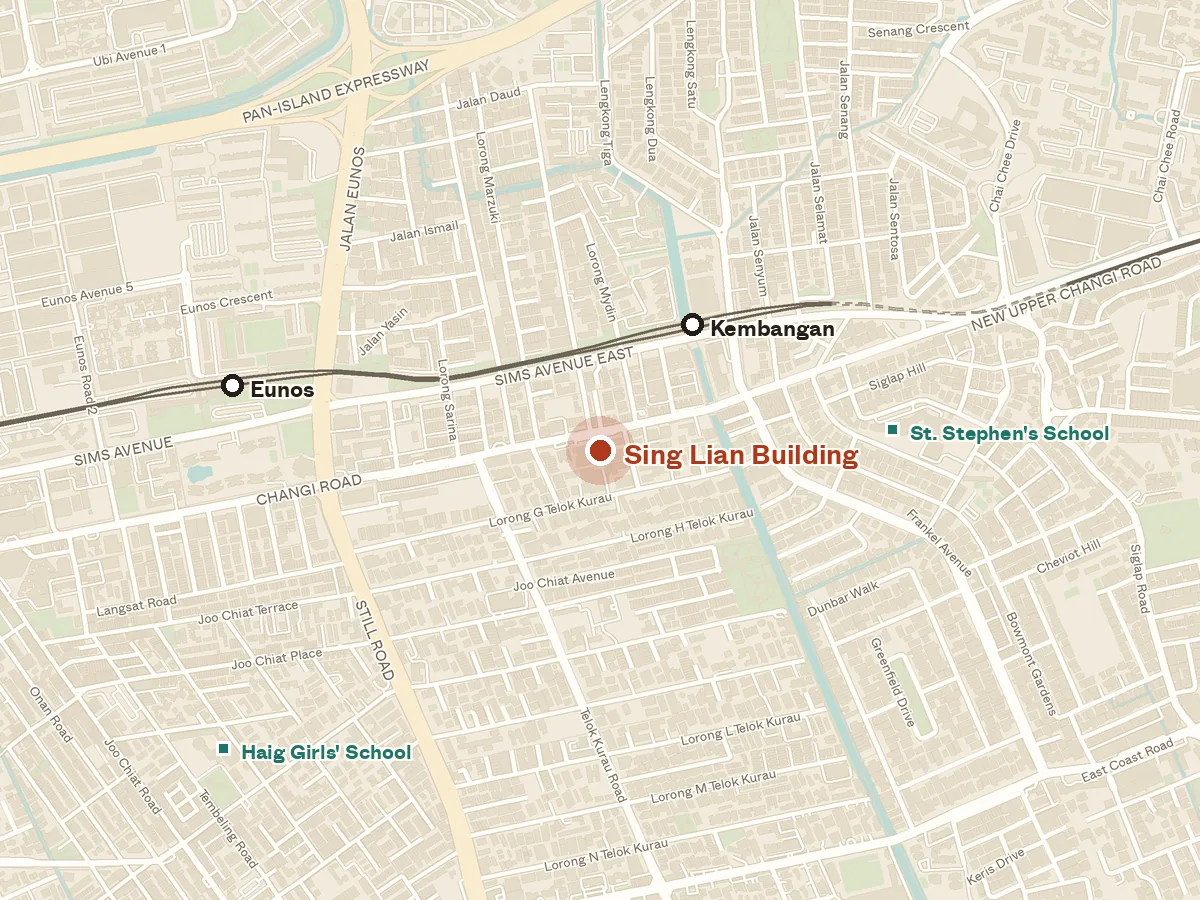 Map of the area around Sing Lian Building, with nearby MRT stations and primary schools