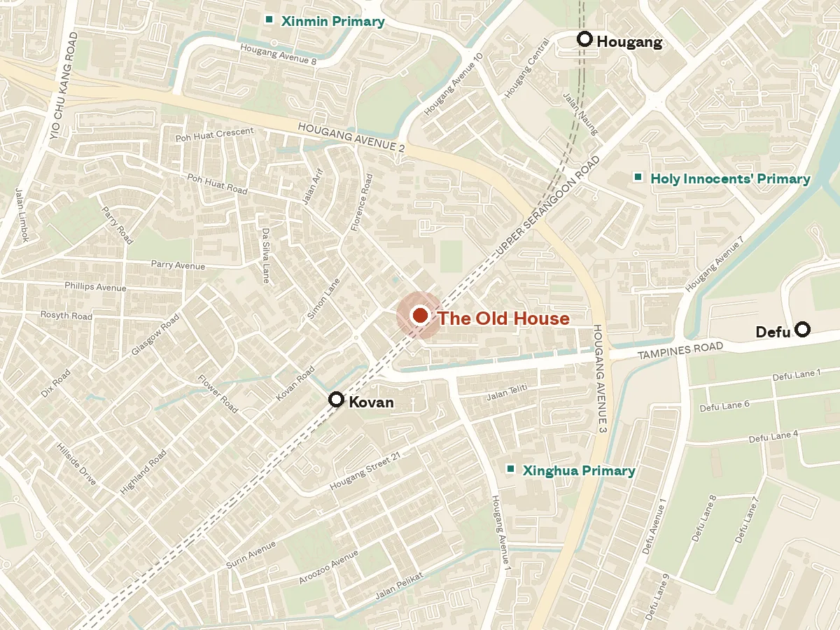 Map of the area around The Old House, with nearby MRT stations and primary schools