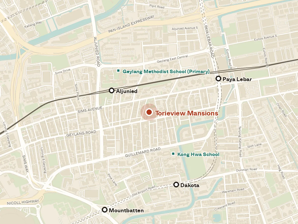 Map of the area around Torieview Mansions, with nearby MRT stations and primary schools