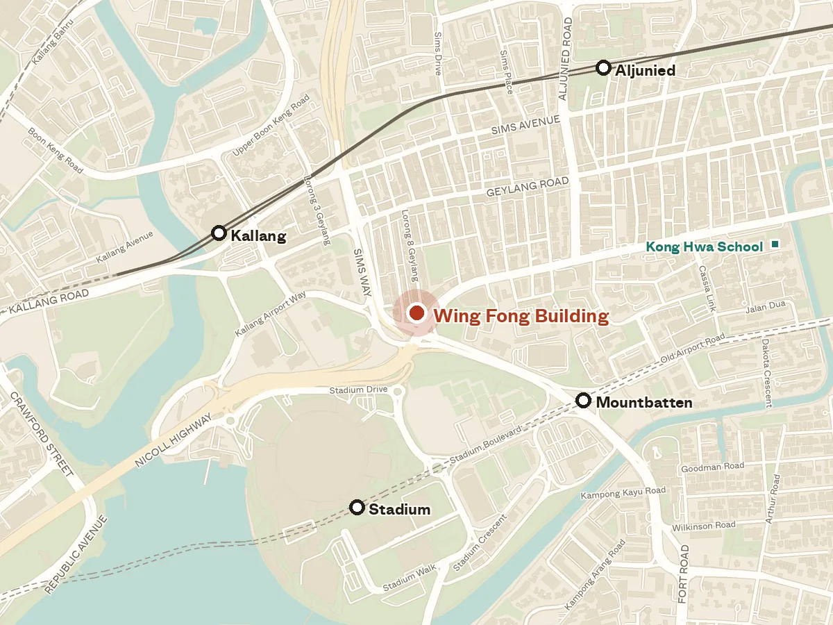Map of the area around Wing Fong Building, with nearby MRT stations and primary schools