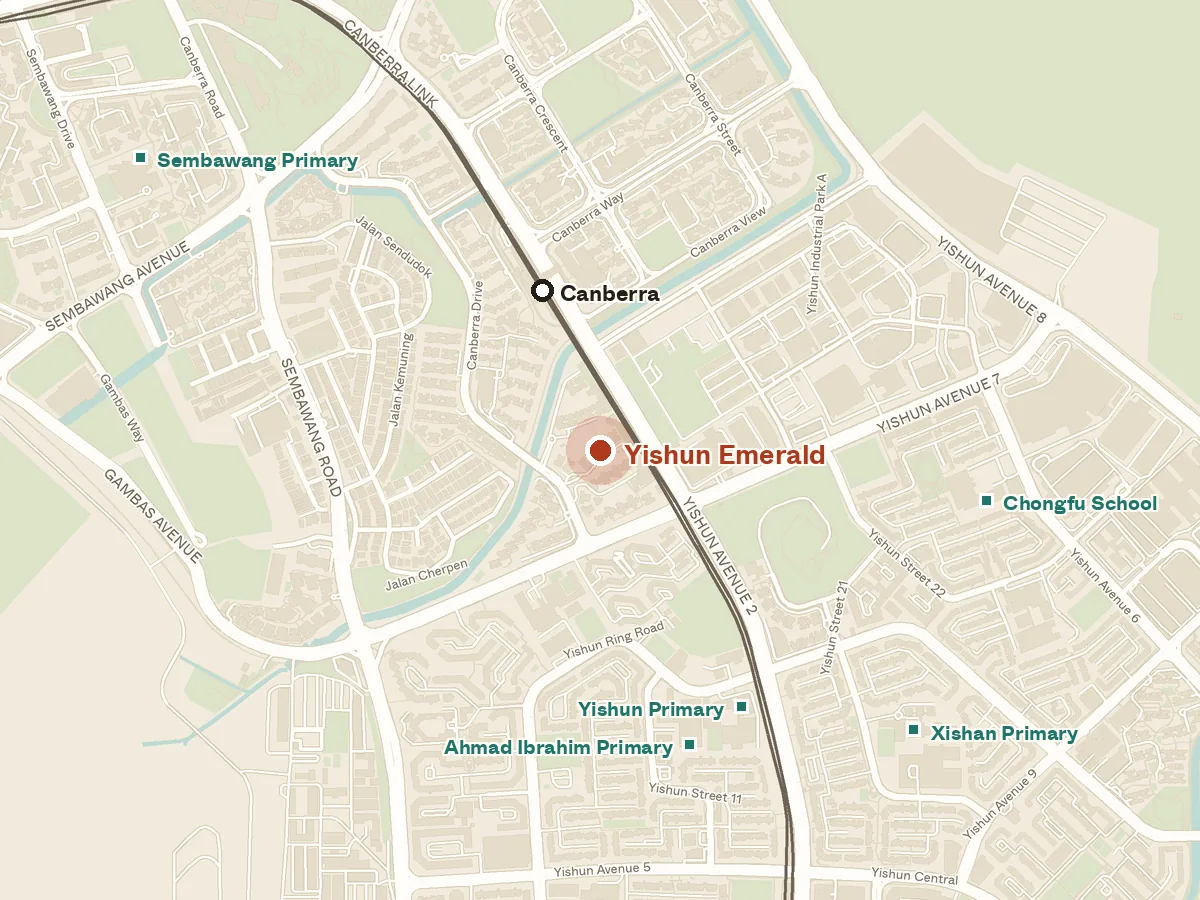Map of the area around Yishun Emerald, with nearby MRT stations and primary schools